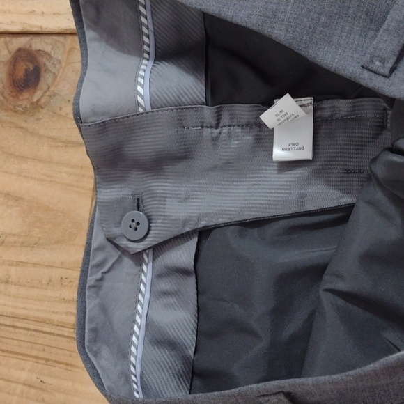 Banana Republic Gray Wool Mid Rise Martin Fit Flare Ankle Dress Pants Size 4 - Picture 11 of 12